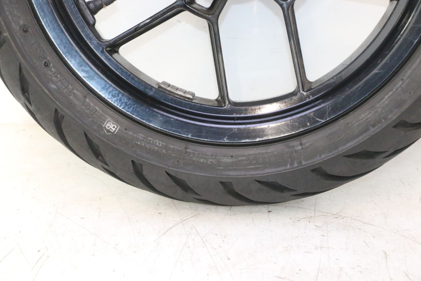photo de FRONT RIM AND TIRE APRILIA SR 2T 50 (2012 - 2017) - Distinctive features