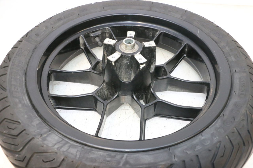 photo de FRONT RIM AND TIRE APRILIA SR MOTARD 50 (2012 - 2018) - Zoom on usage condition