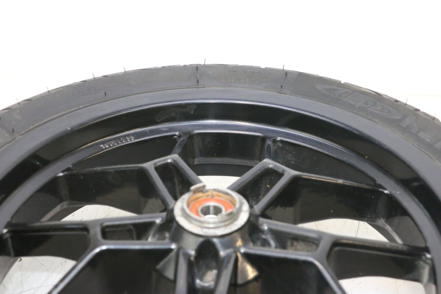 photo de FRONT RIM AND TIRE APRILIA SR MOTARD 50 (2012 - 2018) - Fixing points details