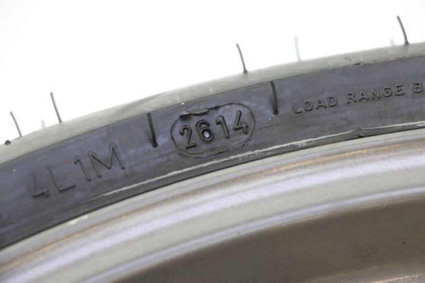 photo de FRONT RIM AND TIRE DUCATI SS IE DS CARENEE 1000 (2002 - 2006) - Alternative perspective