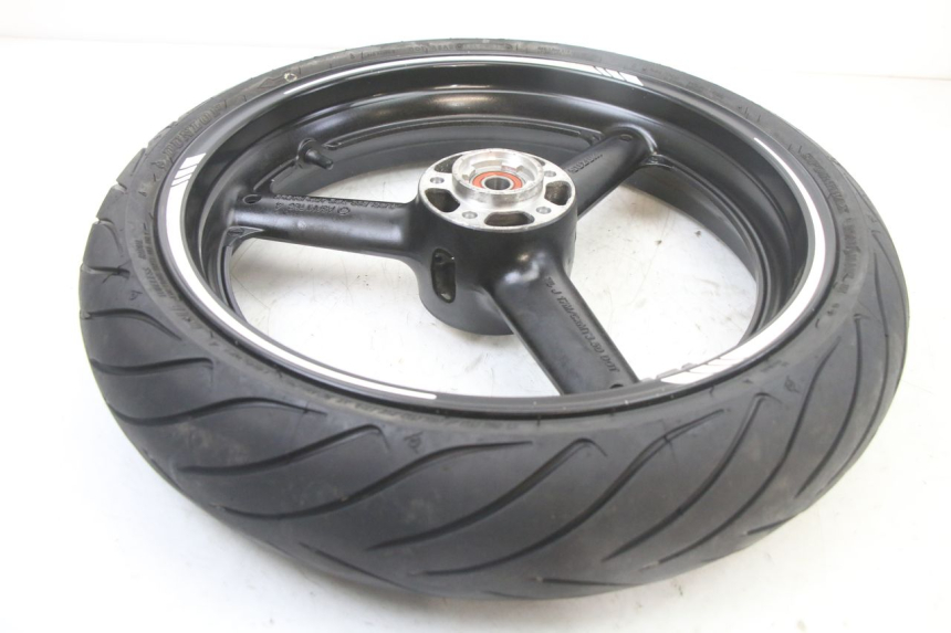 photo de FRONT RIM AND TIRE SUZUKI GSF S BANDIT 600 (2000 - 2004) - Component detail