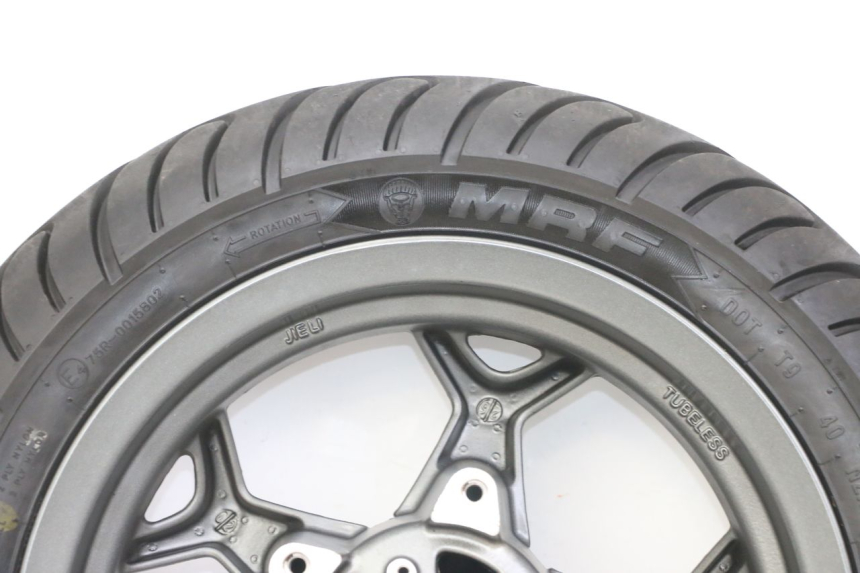 photo de FRONT RIM AND TIRE APRILIA SXR 50 (2021 - 2023) - Distinctive features