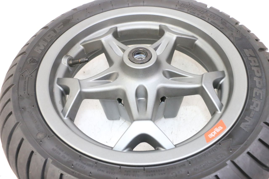 photo de FRONT RIM AND TIRE APRILIA SXR 50 (2021 - 2023) - Zoom on usage condition