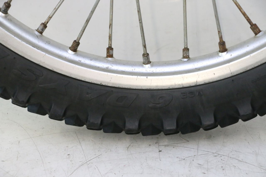 photo de FRONT RIM AND TIRE HUSABERG TE 250 (2011 - 2014) - Additional view of the item