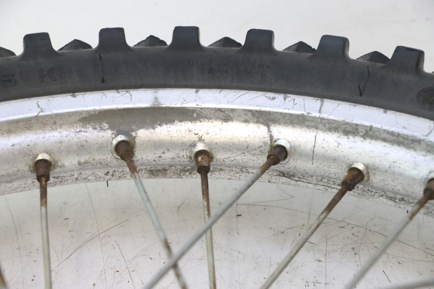 photo de FRONT RIM AND TIRE HUSABERG TE 250 (2011 - 2014) - Focus on structure