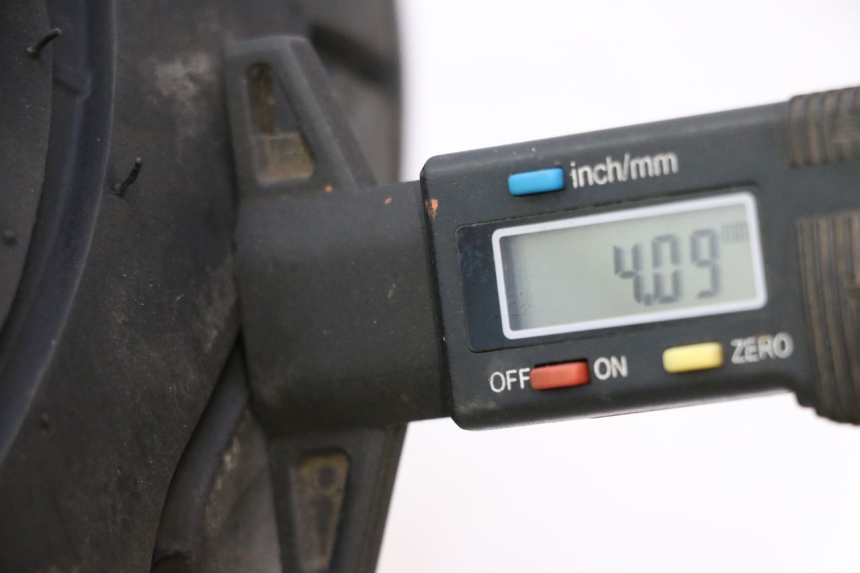 photo de FRONT RIM AND TIRE PEUGEOT TKR TREKKER FURIOUS 50 (2005 - 2014) - Alternative perspective