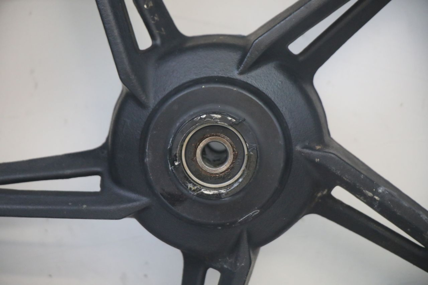 photo de FRONT RIM AND TIRE TNT MOTOR ROMA 10' 2T 50 (2011 - 2018) - Technical close-up