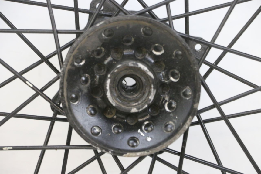 photo de FRONT RIM AND TIRE YAMAHA TTR 125 (2000 - 2020) - High-resolution close-up