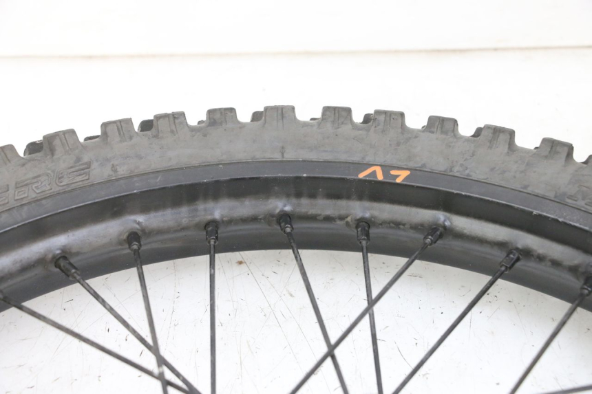 photo de FRONT RIM AND TIRE YAMAHA TTR 125 (2000 - 2020) - Markings and original references