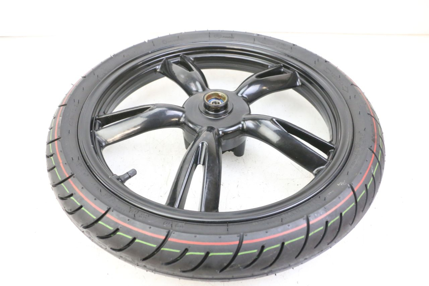 photo de FRONT RIM AND TIRE PEUGEOT TWEET 4T 50 (2023 - 2025) - Additional view of the item