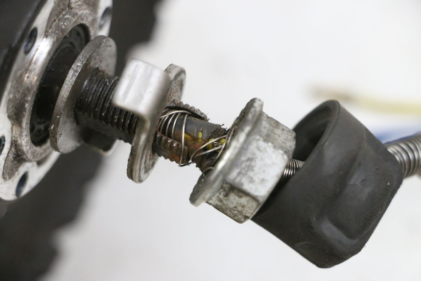 photo de FRONT RIM AND TIRE DUALTRON VICTOR LIMITED 1 - Supplementary product photo