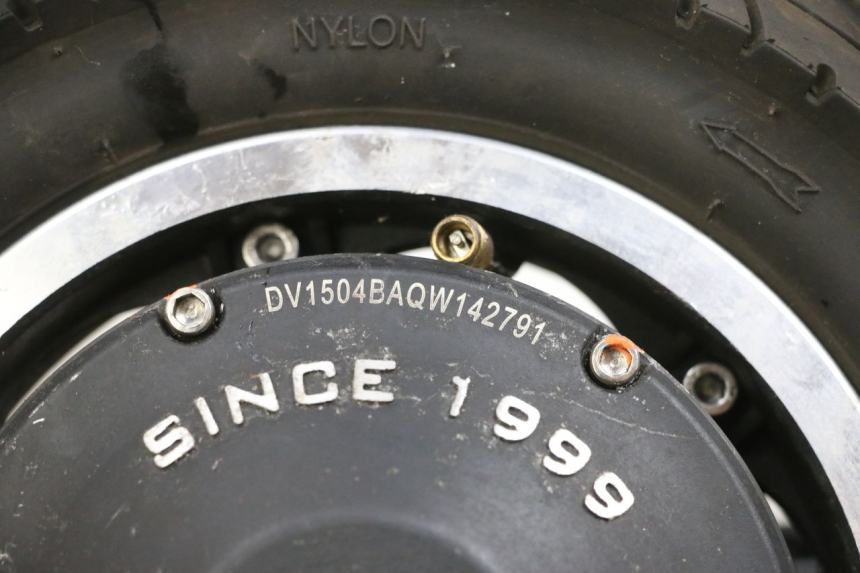 photo de FRONT RIM AND TIRE DUALTRON VICTOR LIMITED 1 - Zoom on usage condition