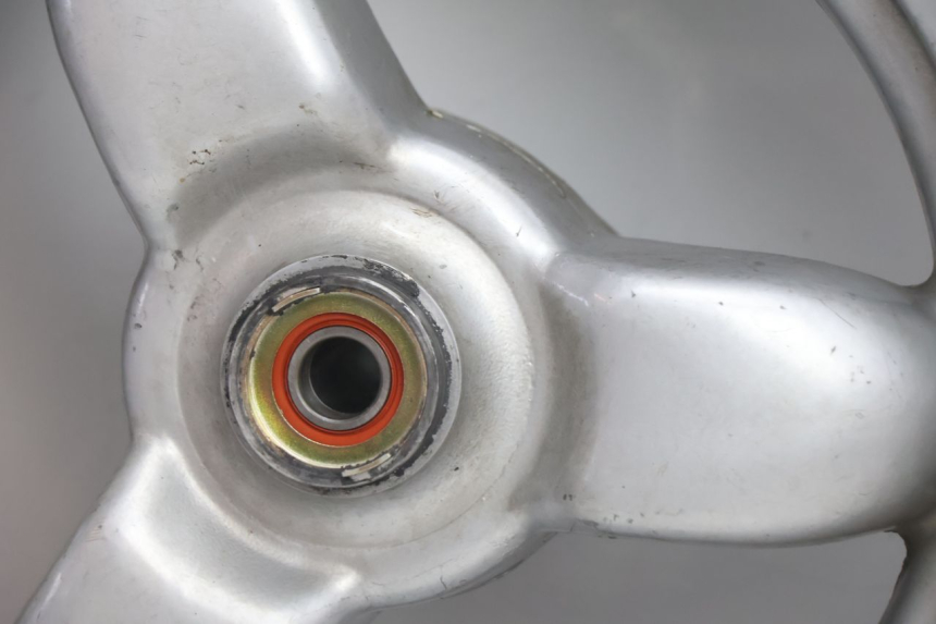 photo de FRONT RIM AND TIRE PEUGEOT VIVACITY 50 (1998 - 2003) - Alternative perspective