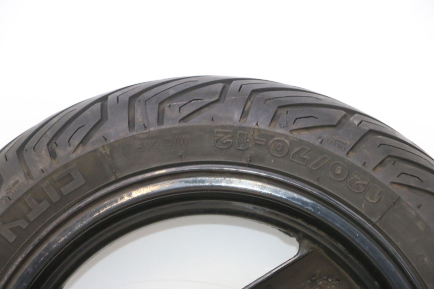 photo de FRONT RIM AND TIRE PEUGEOT VIVACITY 50 (1998 - 2003) - High-resolution close-up