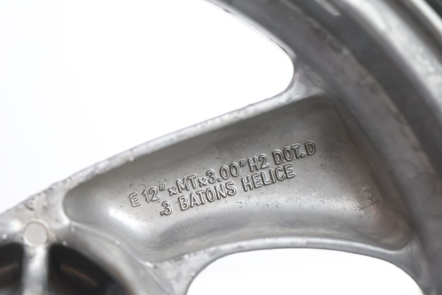 photo de FRONT RIM AND TIRE PEUGEOT VIVACITY 50 (2004 - 2009) - Distinctive features