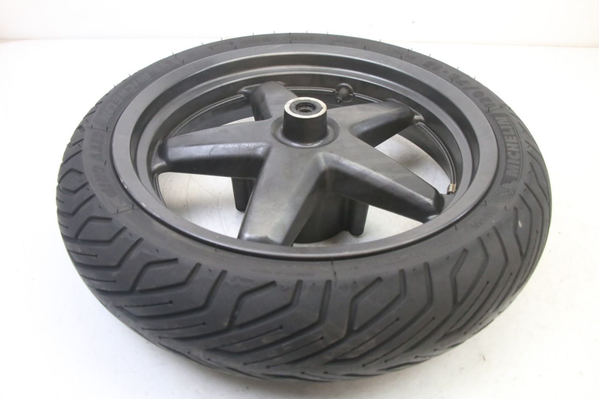 photo de FRONT RIM AND TIRE YAMAHA X-MAX XMAX 125 (2010 - 2013) - Component detail