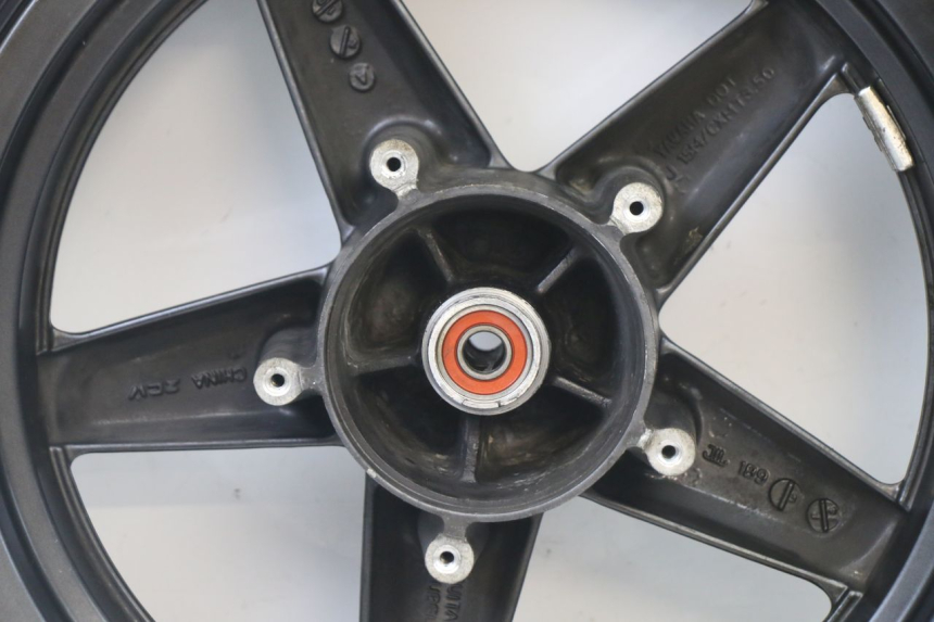 photo de FRONT RIM AND TIRE YAMAHA X-MAX XMAX 125 (2010 - 2013) - Markings and original references