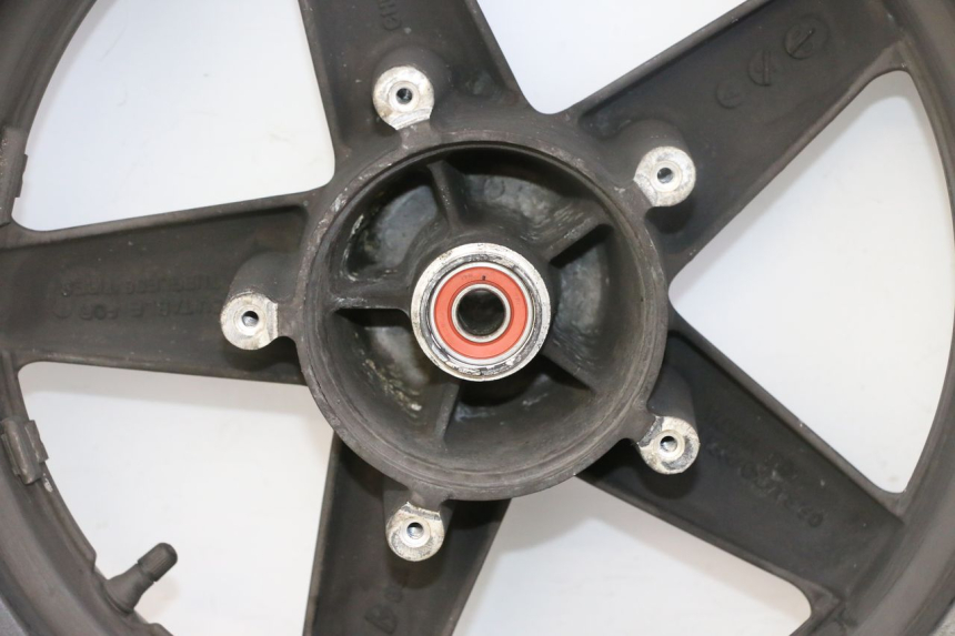 photo de FRONT RIM AND TIRE YAMAHA X-MAX XMAX 125 (2010 - 2013) - Supplementary product photo