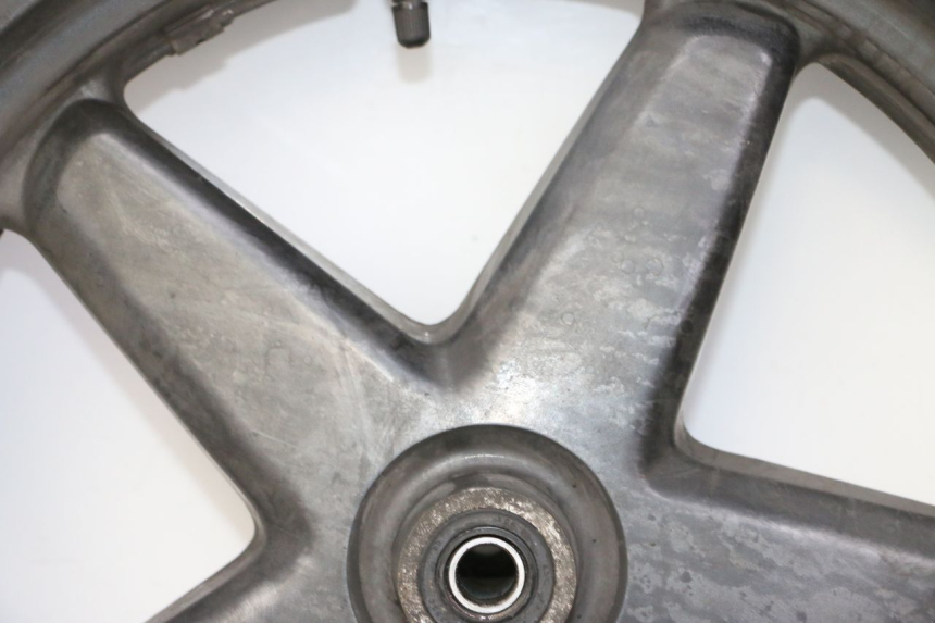 photo de FRONT RIM AND TIRE YAMAHA X-MAX XMAX 125 (2010 - 2013) - Detailed visual inspection