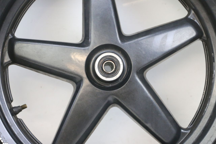 photo de FRONT RIM AND TIRE YAMAHA XMAX X-MAX 125 (2006 - 2009) - Focus on structure