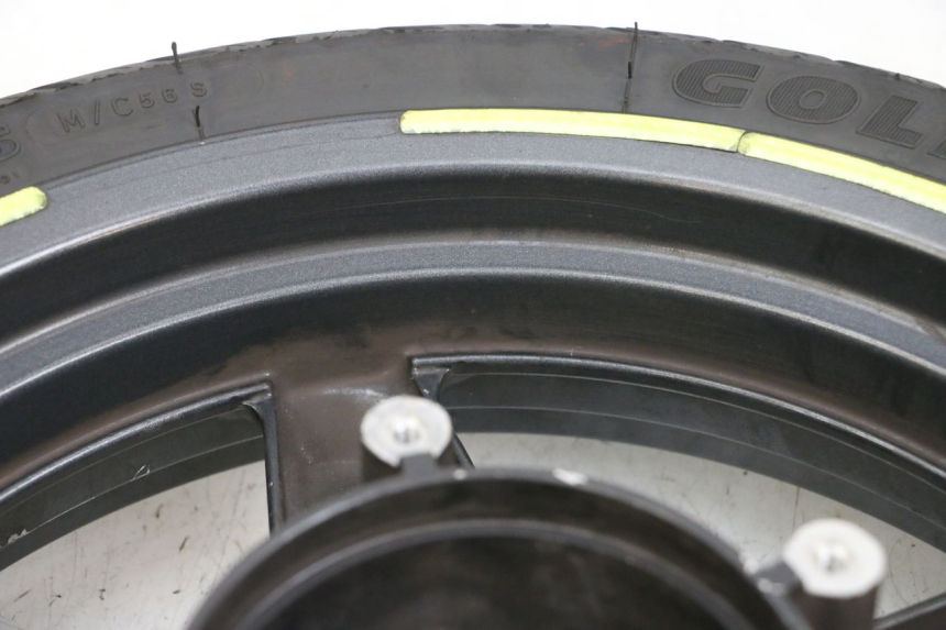 photo de FRONT RIM AND TIRE YAMAHA XMAX X-MAX 125 (2006 - 2009) - Fixing points details