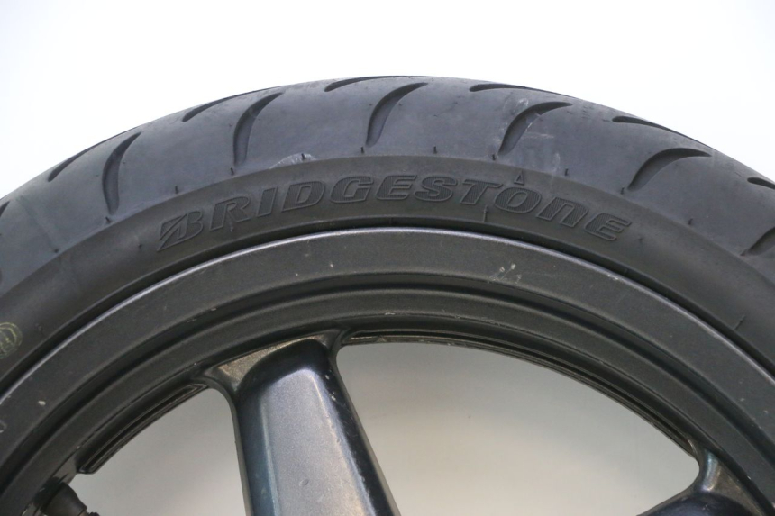 photo de FRONT RIM AND TIRE YAMAHA XMAX X-MAX 125 (2006 - 2009) - Alternative angle