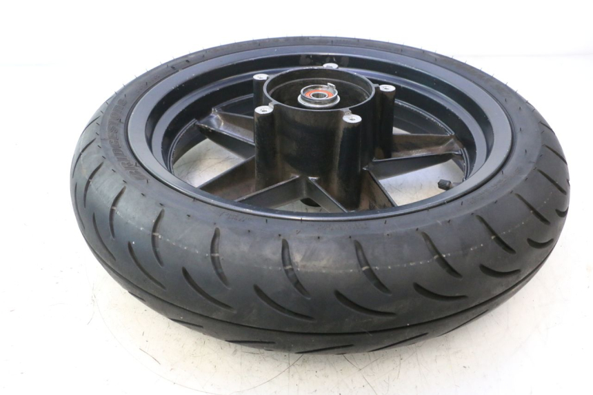 photo de FRONT RIM AND TIRE YAMAHA XMAX X-MAX 125 (2006 - 2009) - Technical close-up