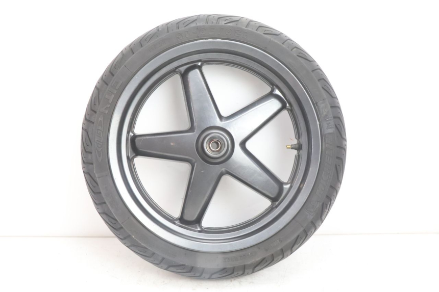 photo de FRONT RIM AND TIRE YAMAHA X-MAX XMAX 125 (2010 - 2013) - Main view