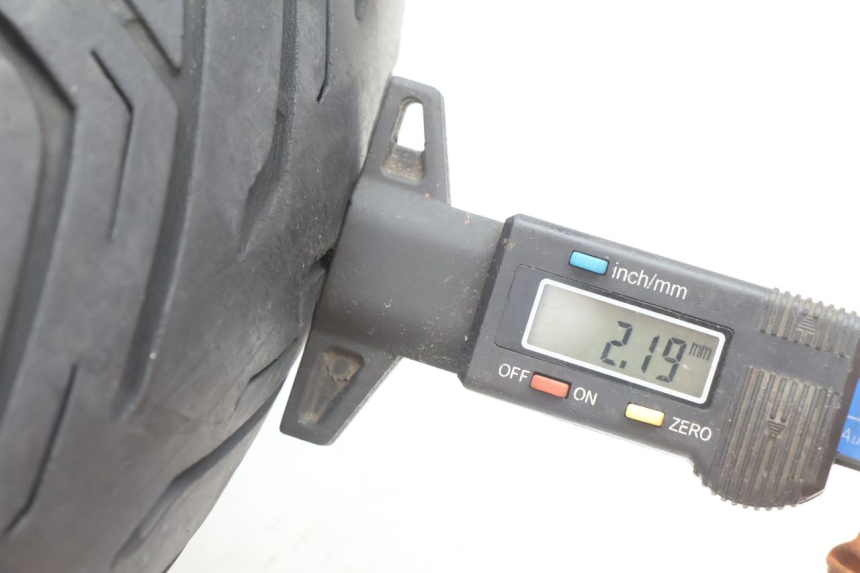 photo de FRONT RIM AND TIRE YAMAHA X-MAX XMAX 125 (2010 - 2013) - Detailed visual inspection