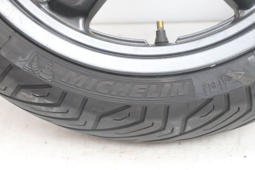 photo de FRONT RIM AND TIRE YAMAHA X-MAX XMAX 125 (2010 - 2013) - Focus on structure