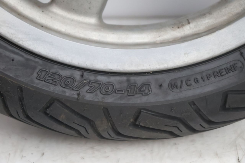 photo de FRONT RIM AND TIRE PIAGGIO X8 STREET 125 (2006 - 2007) - Alternative angle