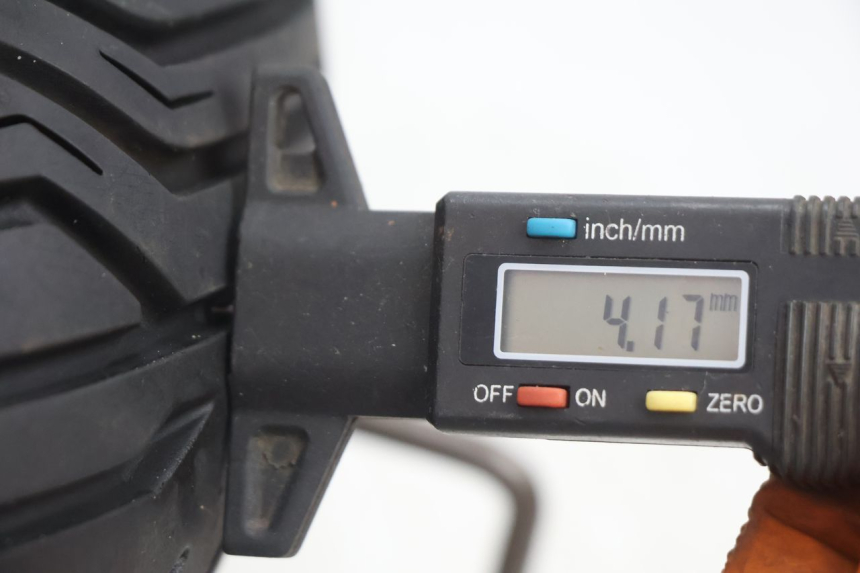 photo de FRONT RIM AND TIRE PIAGGIO X8 STREET 125 (2006 - 2007) - Spare part profile view