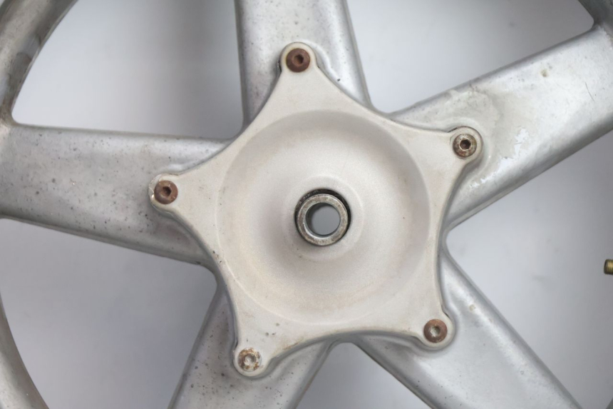 photo de FRONT RIM AND TIRE PIAGGIO X8 STREET 125 (2006 - 2007) - Alternative perspective