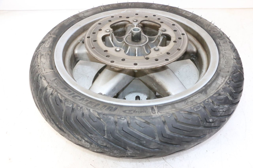 photo de FRONT RIM AND TIRE PIAGGIO X9 EVOLUTION 125 (2003 - 2007) - Distinctive features