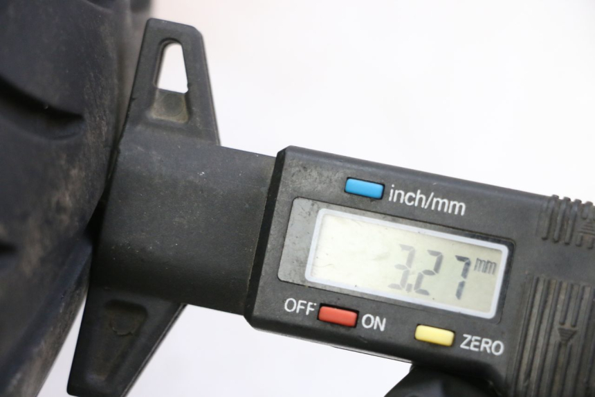 photo de FRONT RIM AND TIRE KYMCO XCITING 500 (2007 - 2010) - Fixing points details