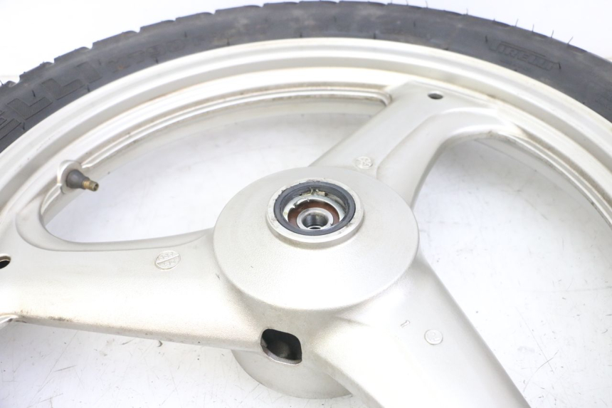 photo de FRONT RIM AND TIRE HONDA XLV VARADERO 125 (2000 - 2006) - Alternative perspective