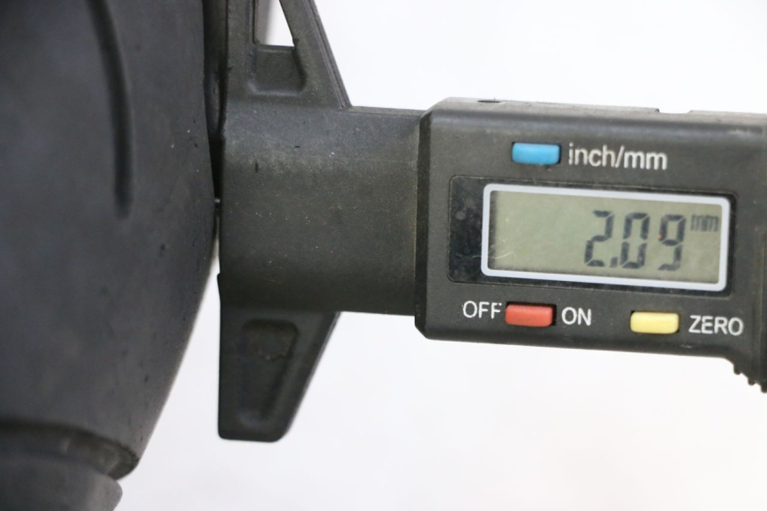 photo de FRONT RIM AND TIRE YAMAHA FZS FAZER 600 (2001 - 2003) - Component detail