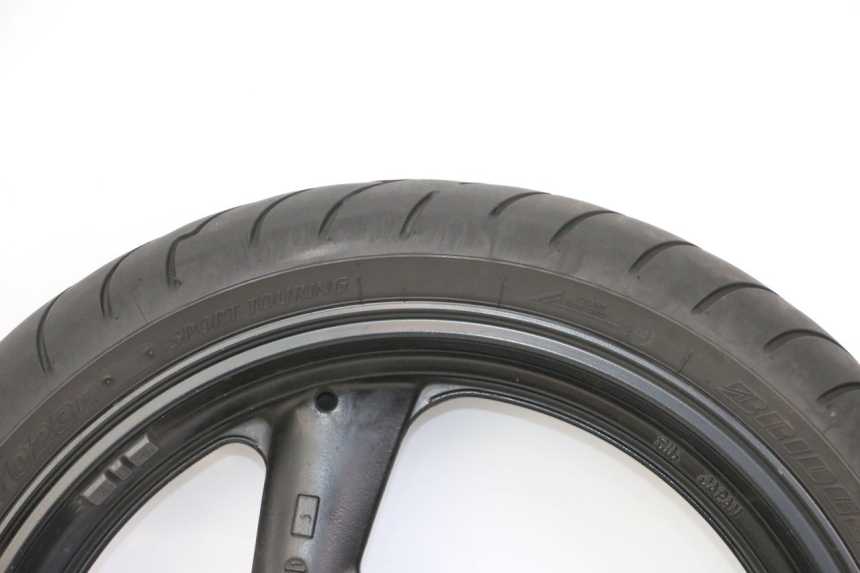 photo de FRONT RIM AND TIRE YAMAHA FZS FAZER 600 (2001 - 2003) - Component zoom