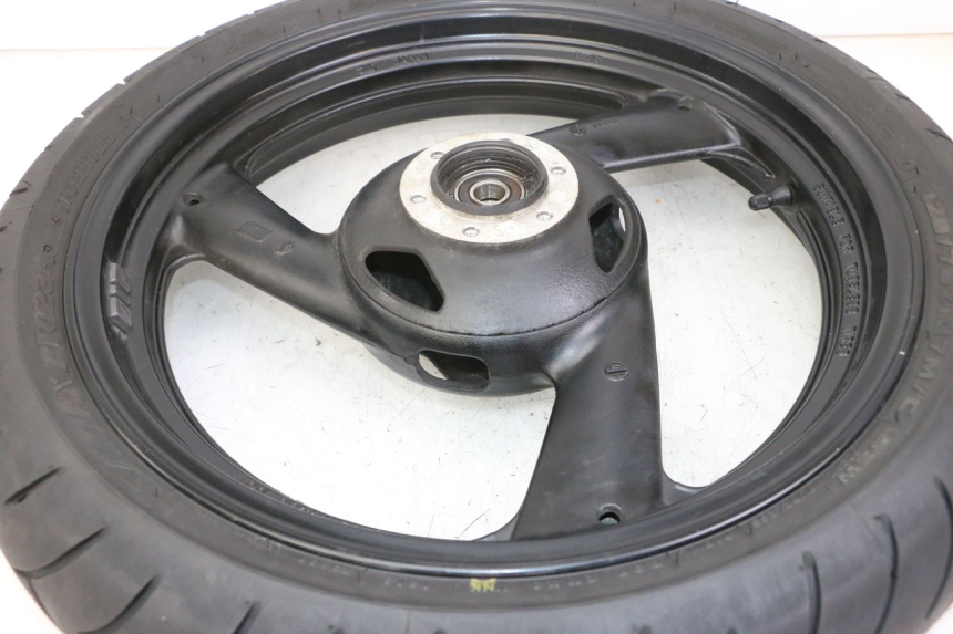 photo de FRONT RIM AND TIRE YAMAHA FZS FAZER 600 (2001 - 2003) - Zoom on usage condition