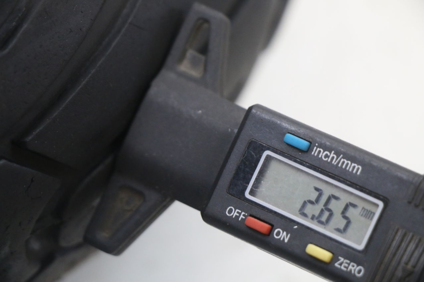 photo de FRONT RIM AND TIRE YAMAHA NEOS NEO'S 4T 50 (2008 - 2016) - High-resolution close-up