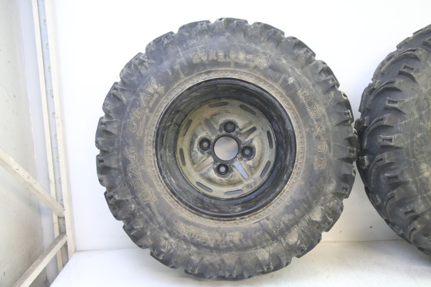 photo de FRONT RIM AND TIRE YAMAHA YFM BRUIN 350 (2003 - 2009) - Component detail