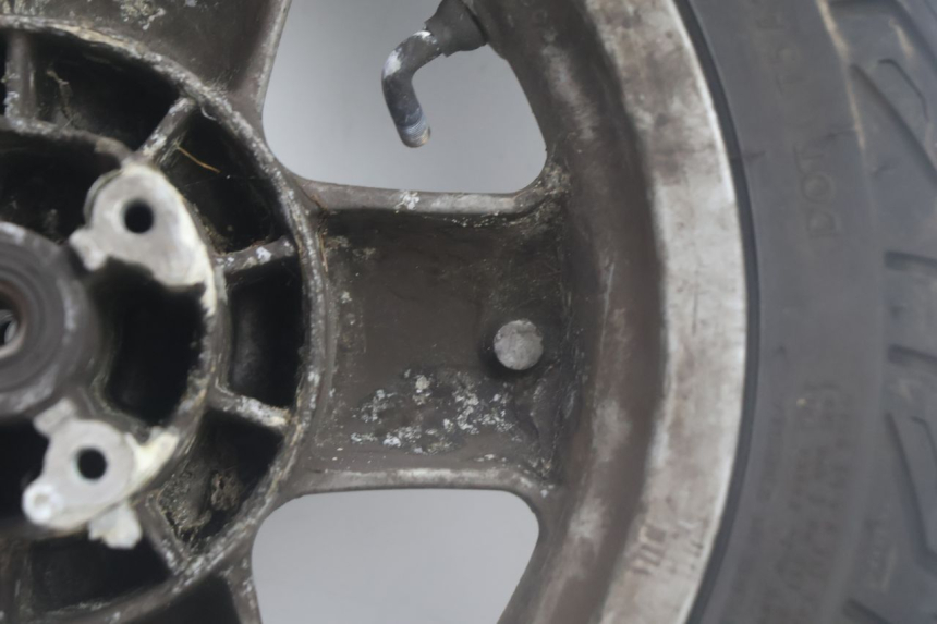 photo de FRONT RIM AND TIRE YAMAHA YP MAJESTY 125 (2002 - 2006) - Component zoom