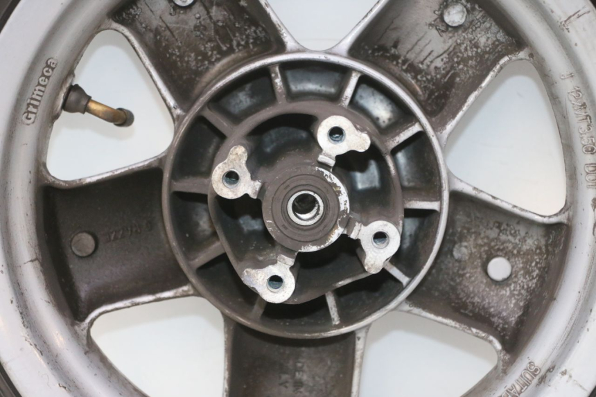 photo de FRONT RIM AND TIRE YAMAHA YP MAJESTY 125 (1998 - 2001) - Component zoom