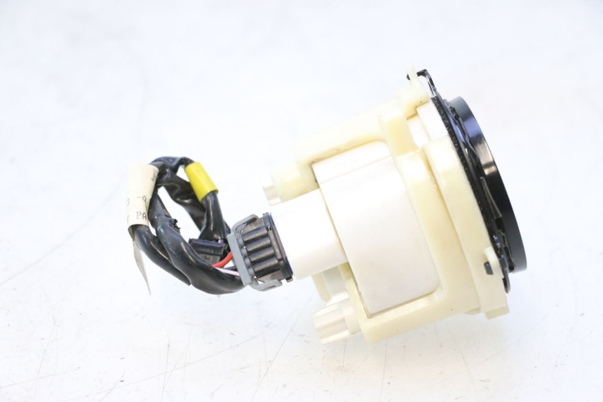 photo de BATTERY GAUGE HARLEY DAVIDSON ROAD GLIDE FLTRXSE 1920 (2018 - 2022) - Fixing points details