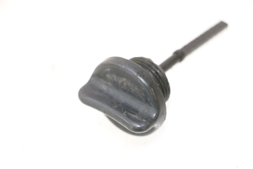 photo de ENGINE OIL DIPSTICK SUZUKI BURGMAN 125 (2007 - 2014) - Zoom on usage condition