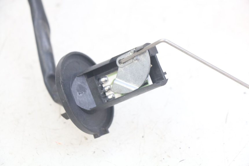 photo de FUEL TANK GAUGE KYMCO AGILITY 16+ 4T 50 (2018 - 2023) - Alternative perspective