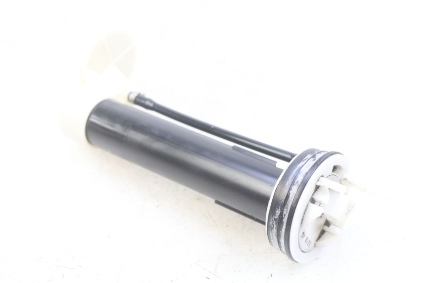 photo de FUEL TANK GAUGE APRILIA ATLANTIC 125 (2003 - 2009) - Fixing points details