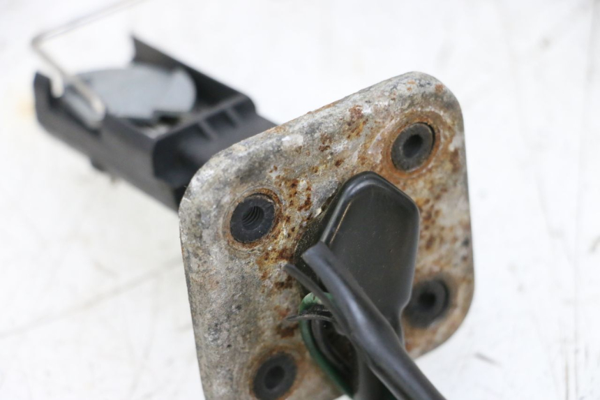 photo de FUEL TANK LEVEL MBK BOOSTER SPIRIT NAKED 50 (2004 - 2017) - Technical close-up