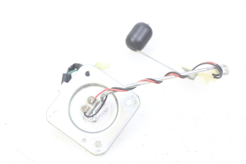 photo de FUEL TANK GAUGE HONDA CB R 1000 (2018 - 2023) - Zoom on usage condition