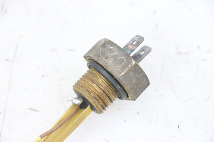 photo de FUEL TANK GAUGE HONDA CBF 500 (2004 - 2007) - Zoom on usage condition